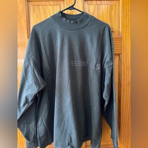 Men’s Large Used Essentials Shirt